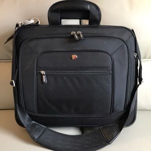 TARGUS Blacktop Deluxe Laptop Case w/ Dome Protect